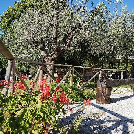 Santa Croce Villa Fossato di Vico ภายนอก รูปภาพ