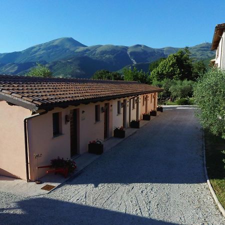 Santa Croce Villa Fossato di Vico ภายนอก รูปภาพ