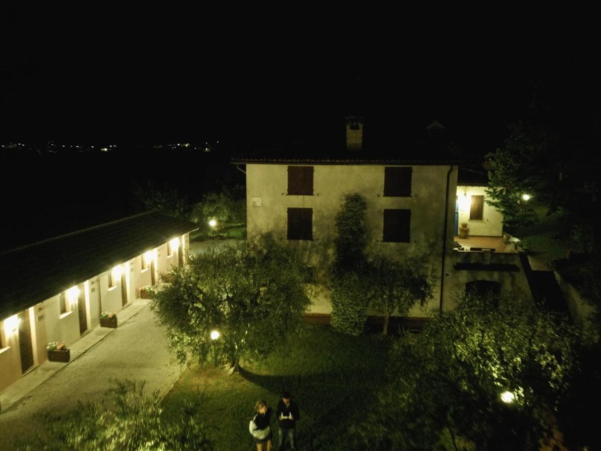 Santa Croce Villa Fossato di Vico ภายนอก รูปภาพ