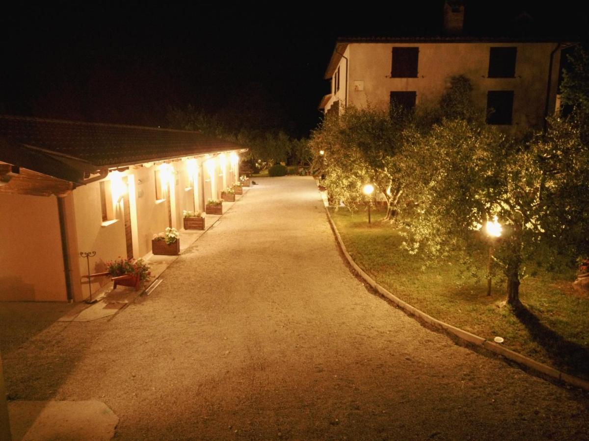 Santa Croce Villa Fossato di Vico ภายนอก รูปภาพ