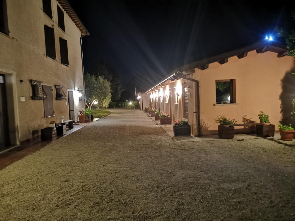 Santa Croce Villa Fossato di Vico ภายนอก รูปภาพ