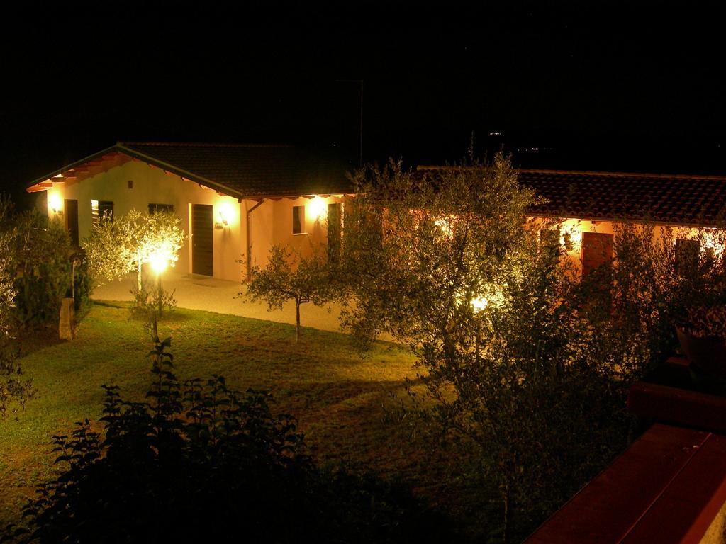 Santa Croce Villa Fossato di Vico ภายนอก รูปภาพ