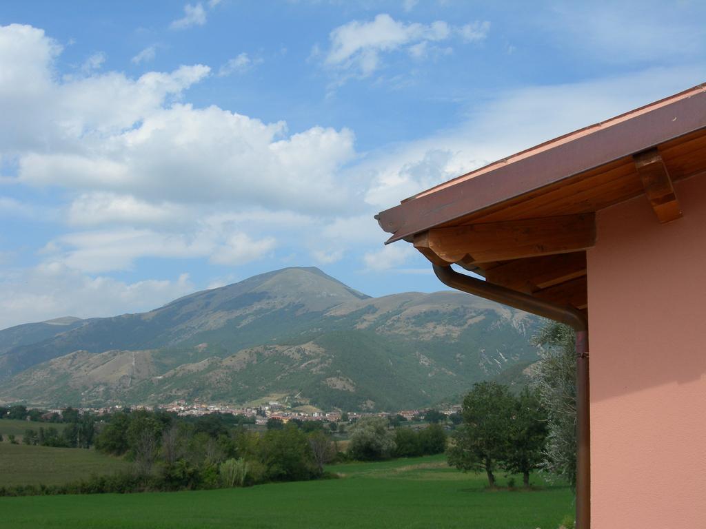 Santa Croce Villa Fossato di Vico ภายนอก รูปภาพ