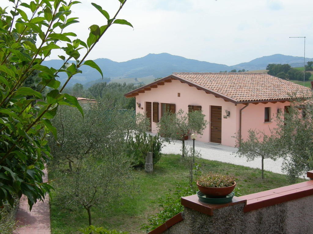 Santa Croce Villa Fossato di Vico ภายนอก รูปภาพ