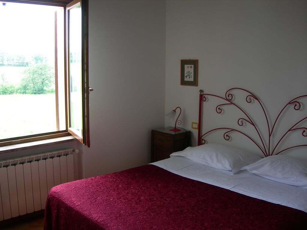 Santa Croce Villa Fossato di Vico ภายนอก รูปภาพ