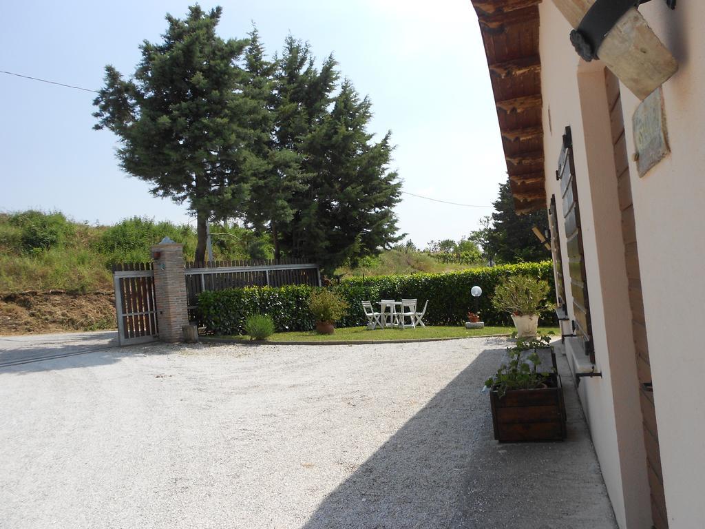 Santa Croce Villa Fossato di Vico ภายนอก รูปภาพ