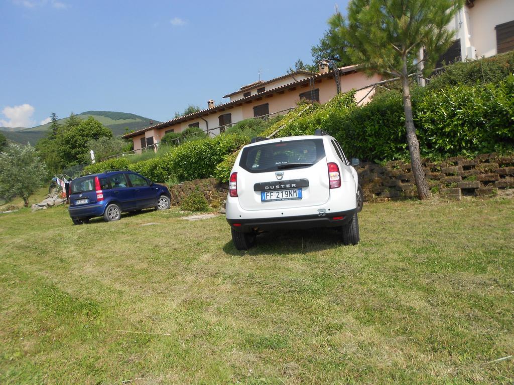 Santa Croce Villa Fossato di Vico ภายนอก รูปภาพ