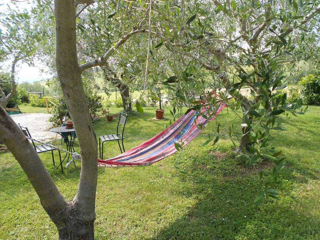 Santa Croce Villa Fossato di Vico ภายนอก รูปภาพ