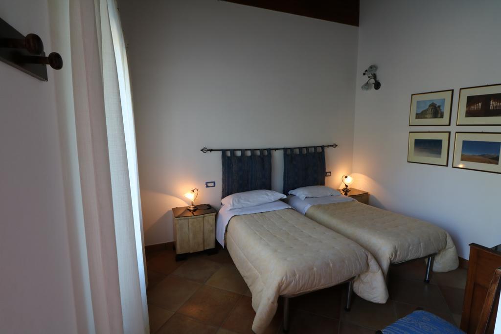 Santa Croce Villa Fossato di Vico ภายนอก รูปภาพ