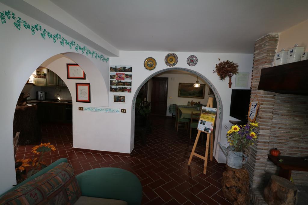 Santa Croce Villa Fossato di Vico ภายนอก รูปภาพ