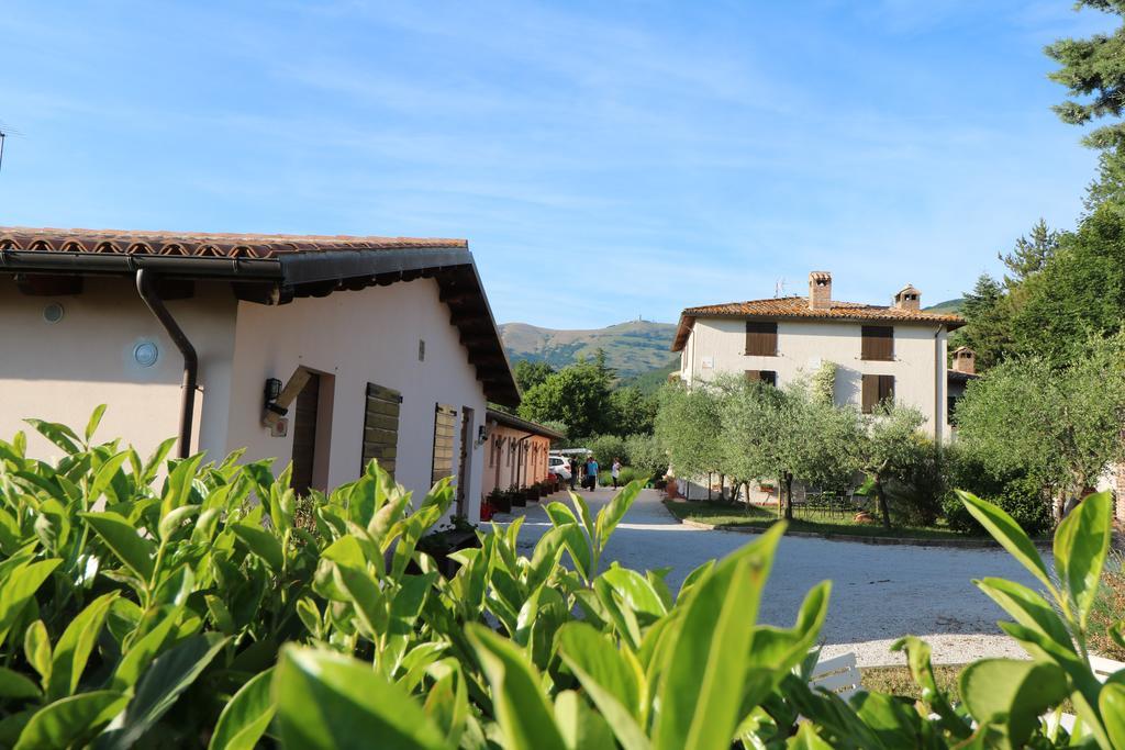 Santa Croce Villa Fossato di Vico ภายนอก รูปภาพ
